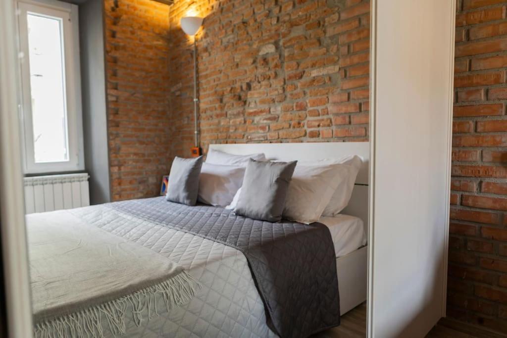 Canonica Brick Apartment Milan Extérieur photo
